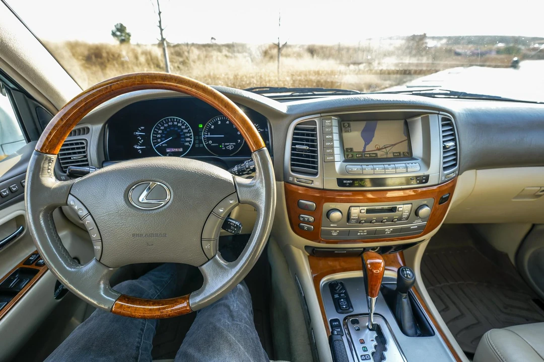 2007 Lexus LX 2nd Gen - Image 26 of 31
