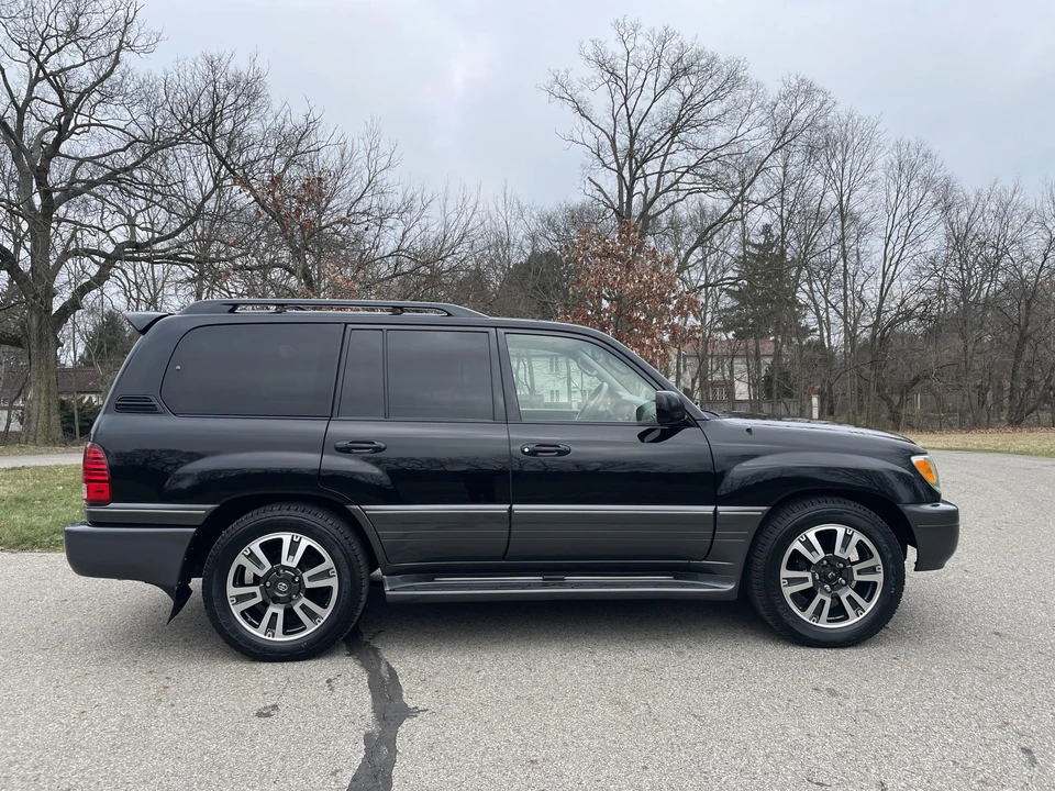 2007 Lexus LX 2nd Gen - Image 29 of 31