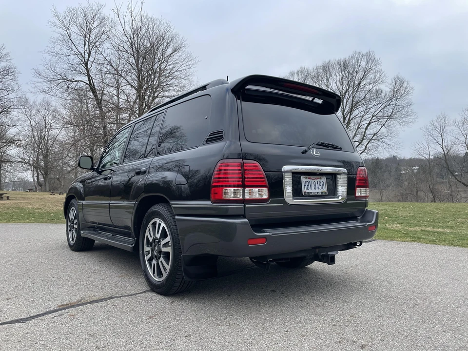 2007 Lexus LX 2nd Gen - Image 18 of 31
