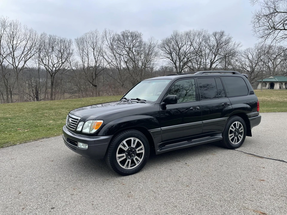 2007 Lexus LX 2nd Gen - Image 10 of 31