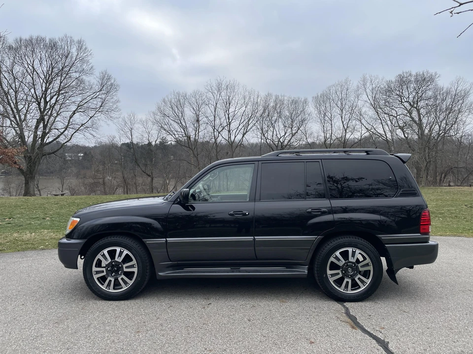 2007 Lexus LX 2nd Gen - Image 11 of 31