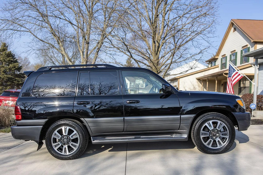 2007 Lexus LX 2nd Gen - Image 3 of 31
