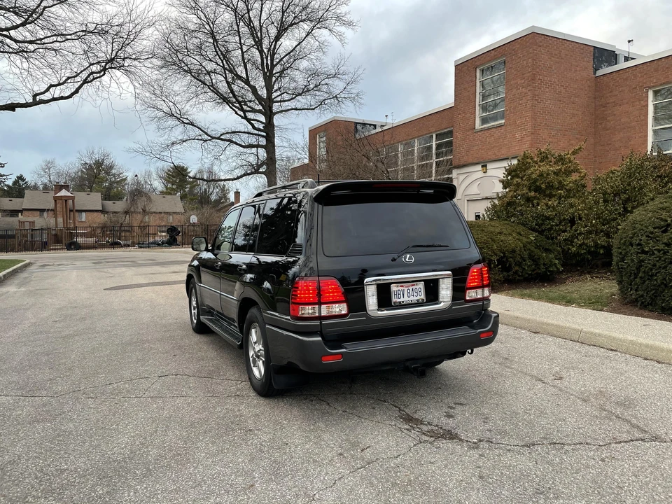 2007 Lexus LX 2nd Gen - Image 19 of 31