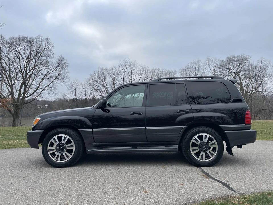 2007 Lexus LX 2nd Gen - Image 12 of 31