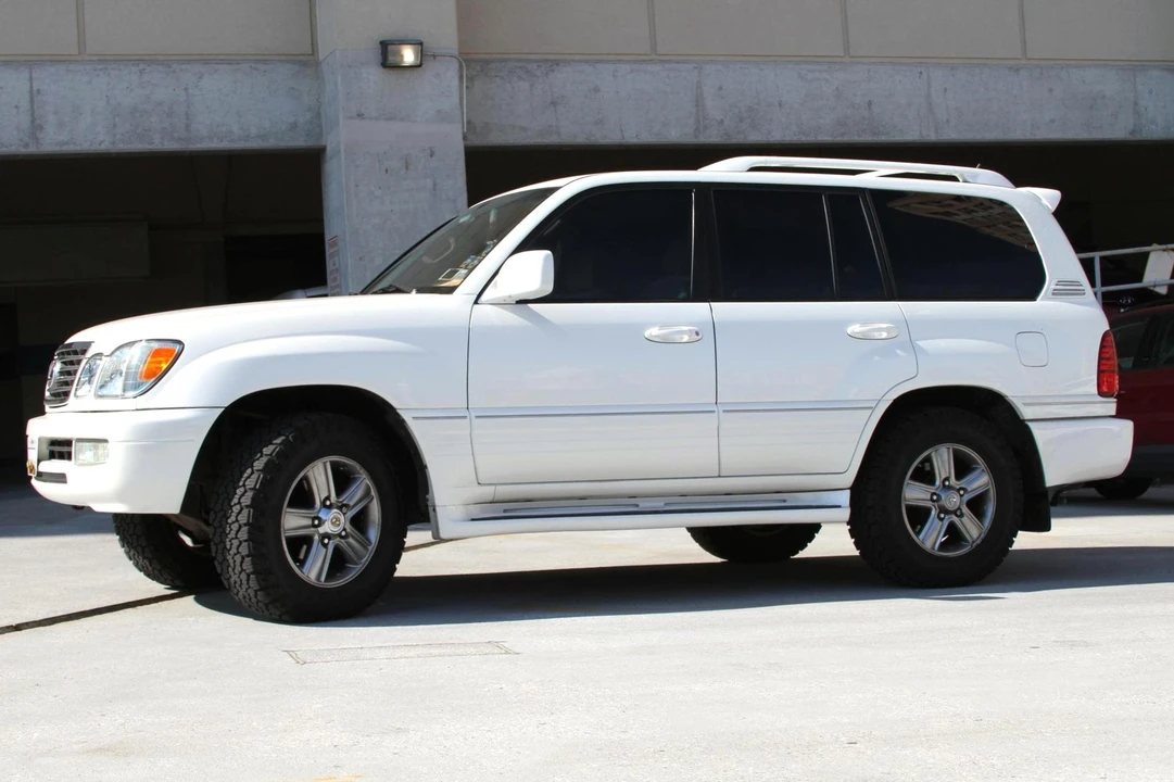 2007 Lexus LX 2nd Gen - Image 3 of 16