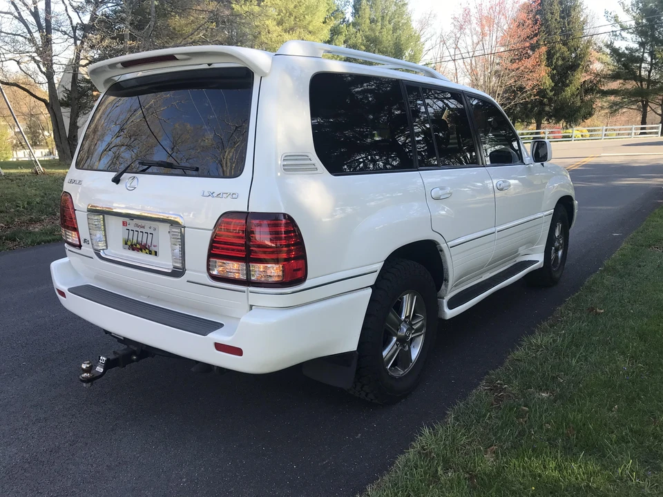 2007 Lexus LX 2nd Gen - Image 11 of 16