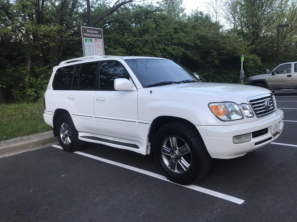 2007 Lexus LX 2nd Gen - Image 15 of 16
