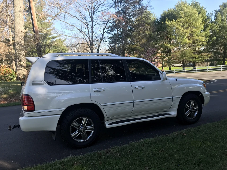 2007 Lexus LX 2nd Gen - Image 12 of 16