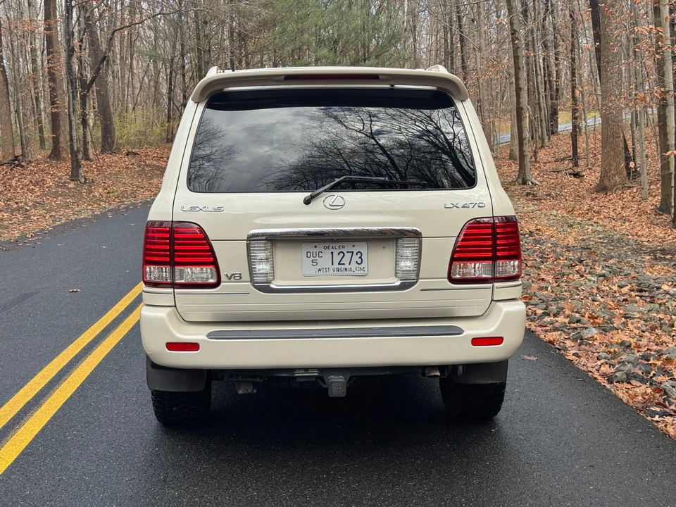 2007 Lexus LX 2nd Gen - Image 12 of 31
