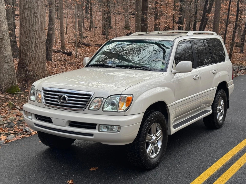 2007 Lexus LX 2nd Gen - Image 10 of 31