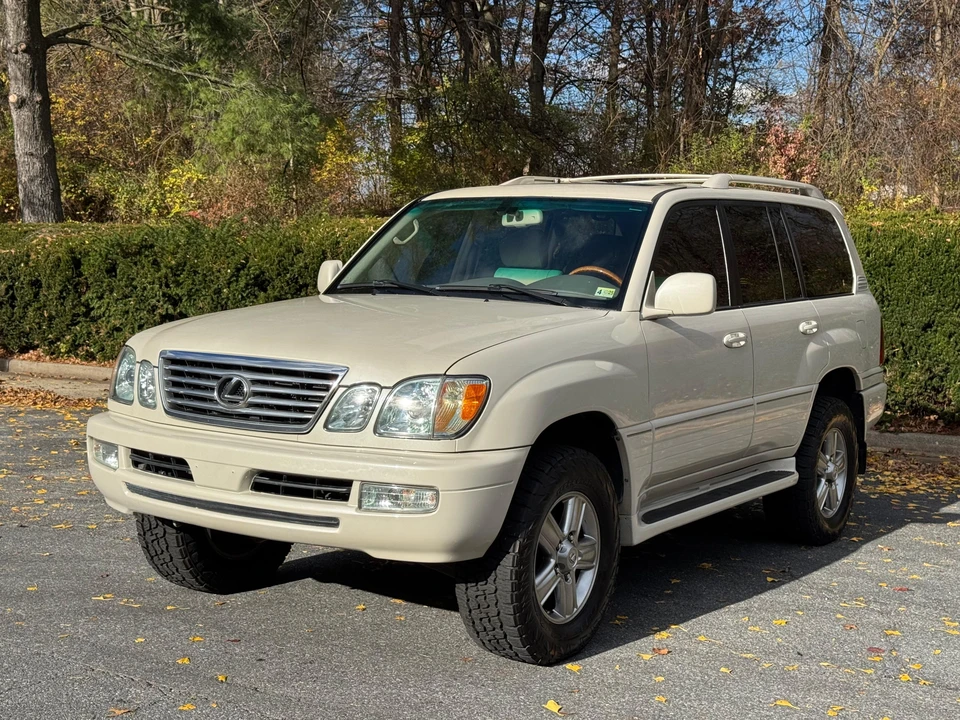 2007 Lexus LX 2nd Gen - Image 18 of 31