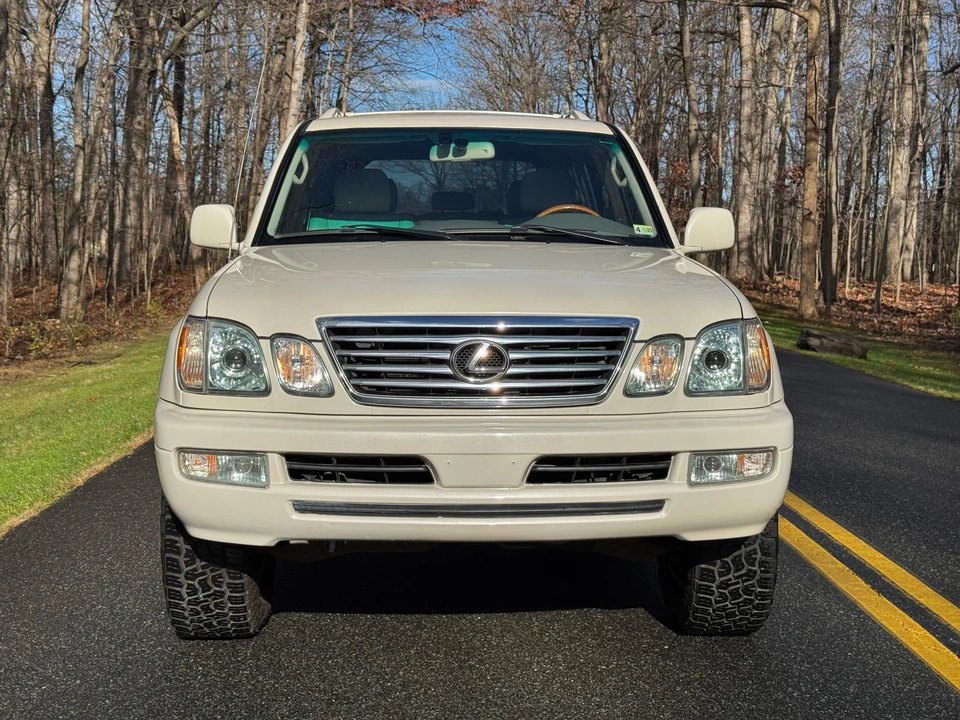 2007 Lexus LX 2nd Gen - Image 16 of 31