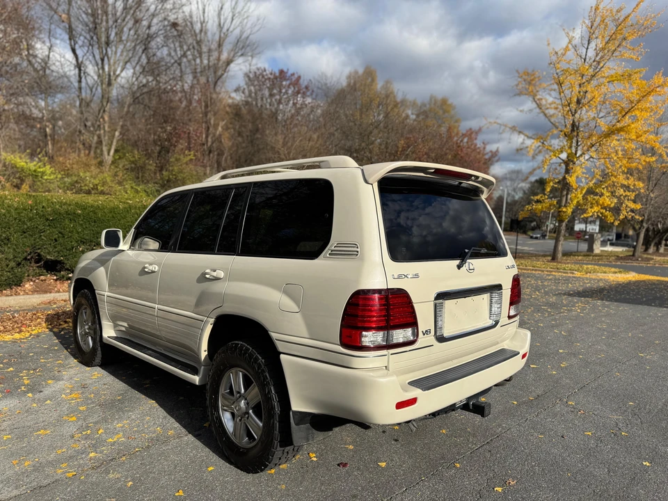 2007 Lexus LX 2nd Gen - Image 22 of 31