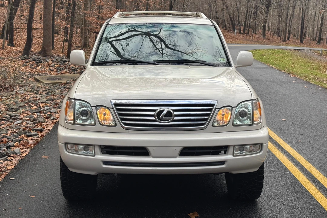 2007 Lexus LX 2nd Gen - Image 2 of 31