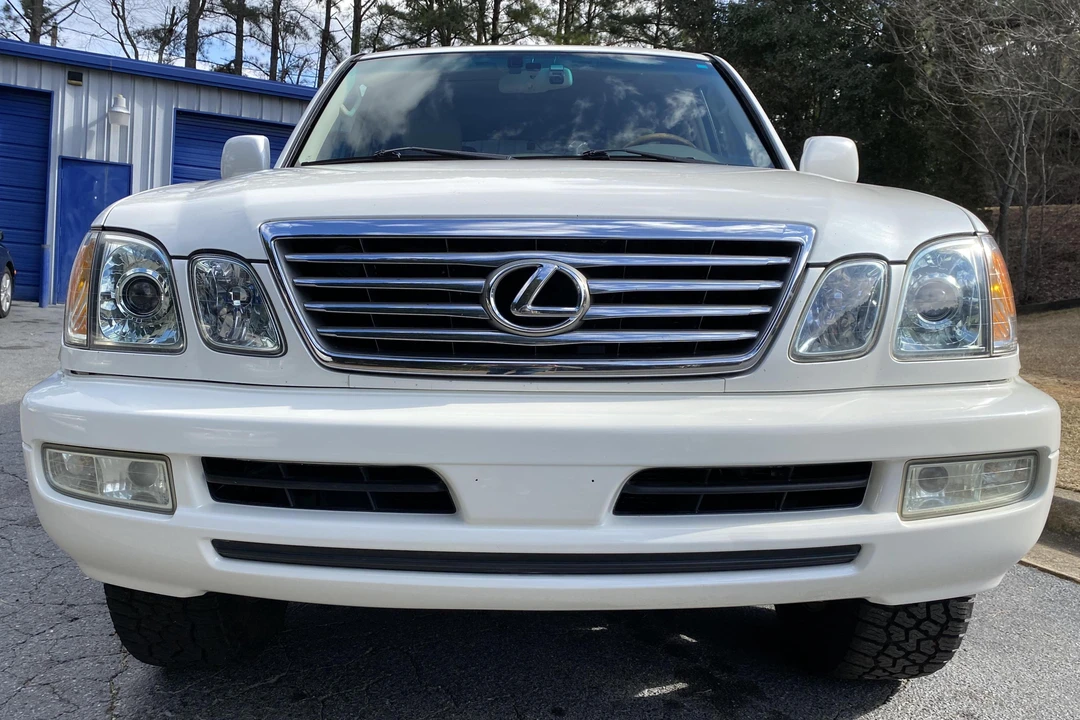 2007 Lexus LX 2nd Gen - Image 2 of 31