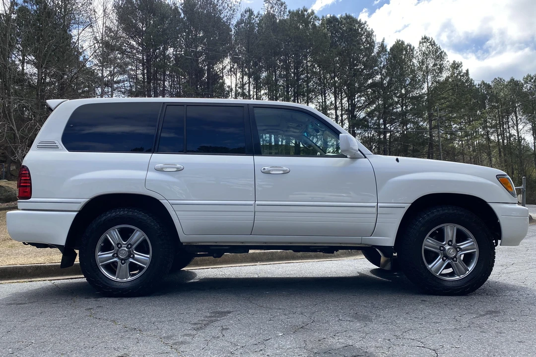 2007 Lexus LX 2nd Gen - Image 10 of 31