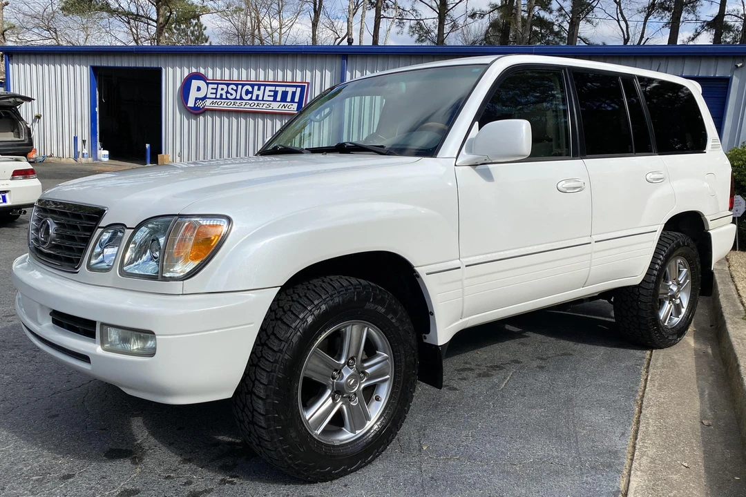 2007 Lexus LX 2nd Gen - Image 3 of 31