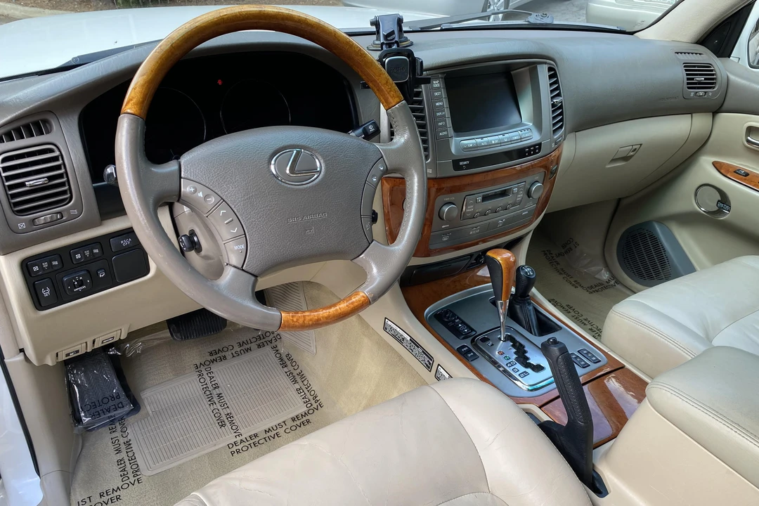 2007 Lexus LX 2nd Gen - Image 26 of 31