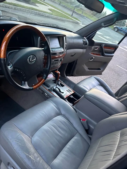 2007 Lexus LX 2nd Gen - Image 10 of 14
