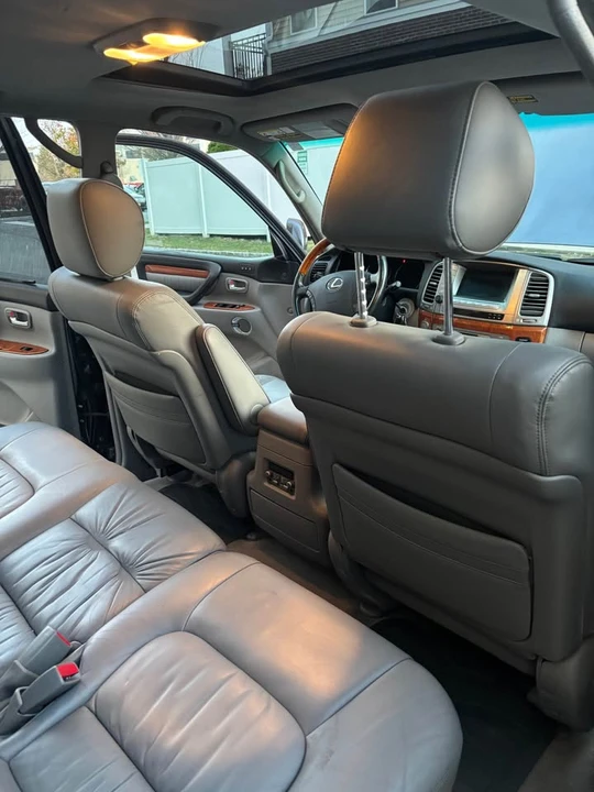 2007 Lexus LX 2nd Gen - Image 9 of 14