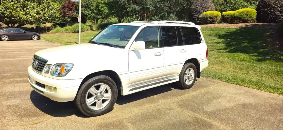 2007 Lexus LX 2nd Gen - Image 3 of 20