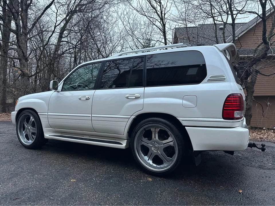 2007 Lexus LX 2nd Gen - Image 2 of 15