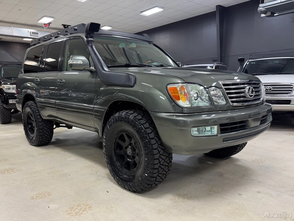 2007 Lexus LX 2nd Gen - Image 10 of 12