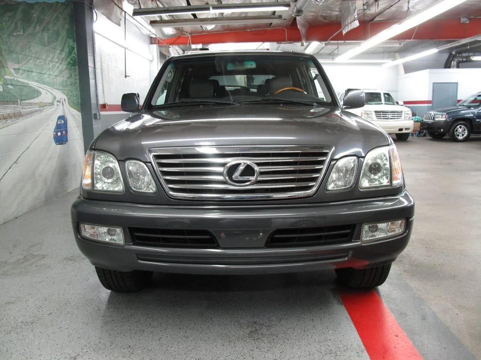 2007 Lexus LX 2nd Gen - Image 11 of 31