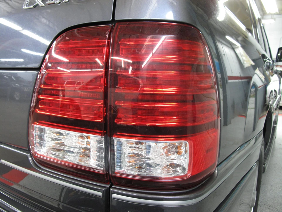 2007 Lexus LX 2nd Gen - Image 25 of 31