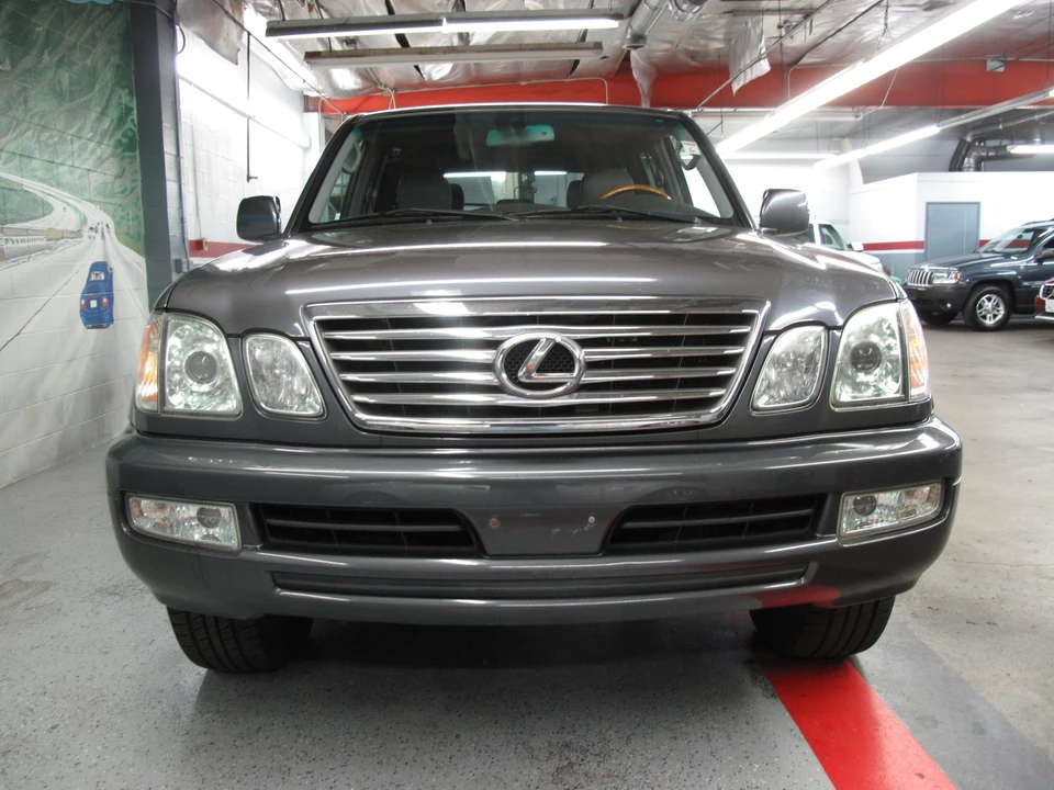 2007 Lexus LX 2nd Gen - Image 10 of 31
