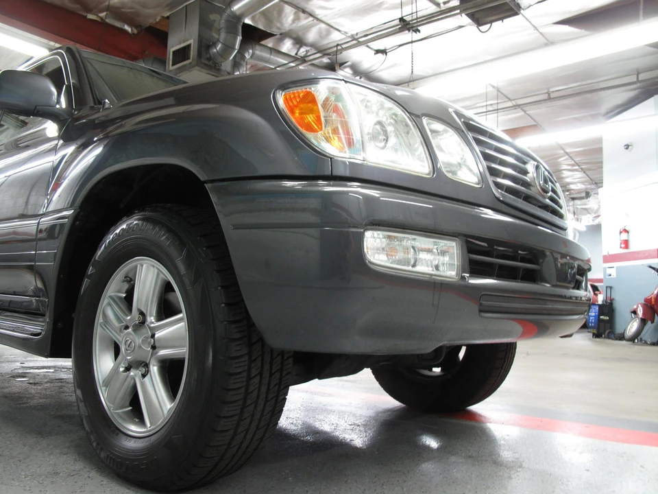 2007 Lexus LX 2nd Gen - Image 16 of 31