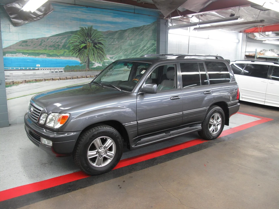 2007 Lexus LX 2nd Gen - Image 3 of 31