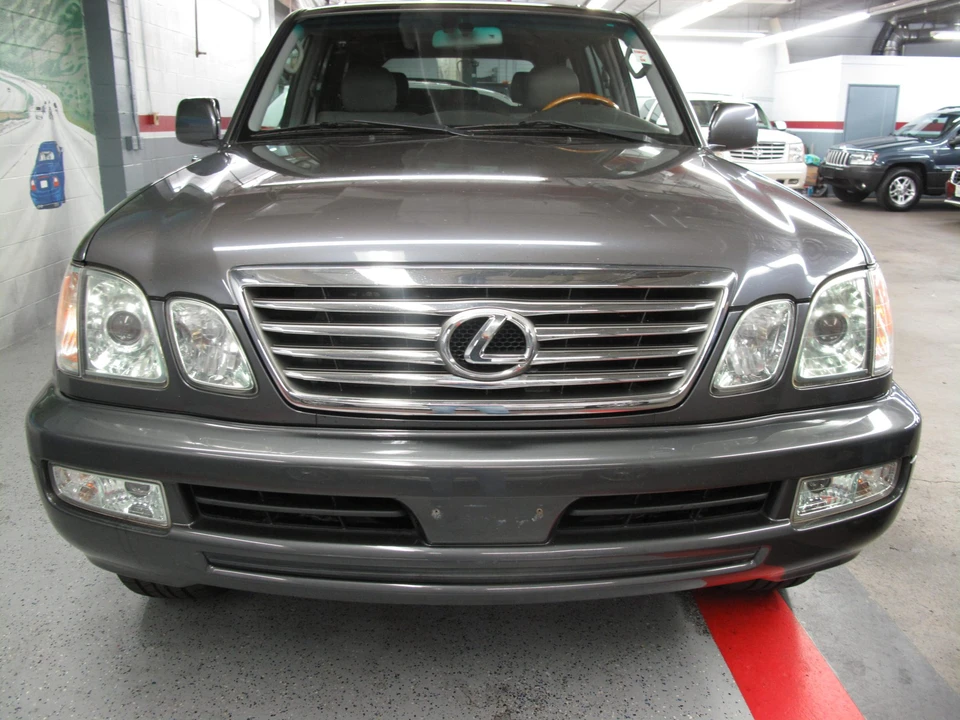 2007 Lexus LX 2nd Gen - Image 12 of 31