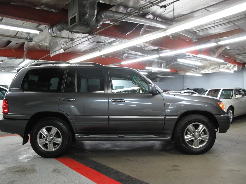2007 Lexus LX 2nd Gen - Image 8 of 31