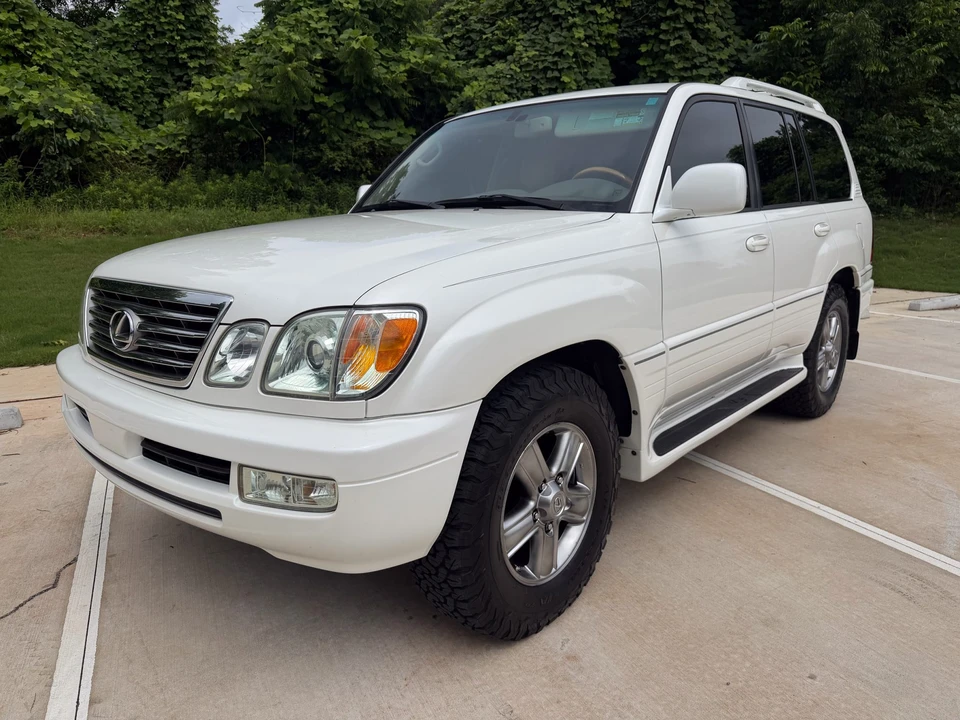 2007 Lexus LX 2nd Gen - Image 3 of 31