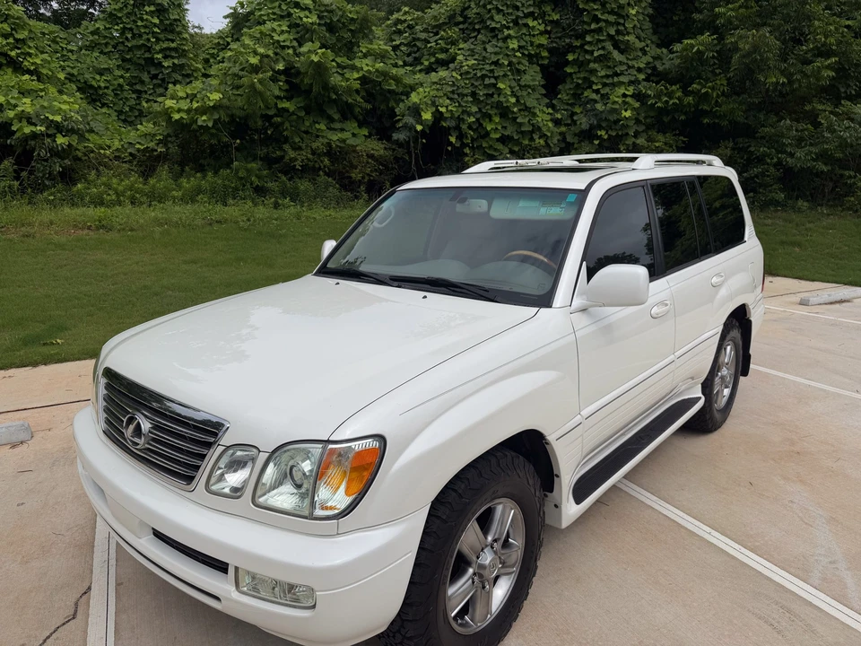 2007 Lexus LX 2nd Gen - Image 4 of 31