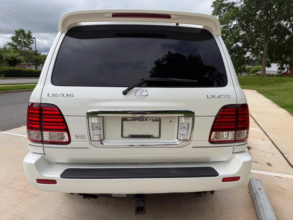 2007 Lexus LX 2nd Gen - Image 8 of 31