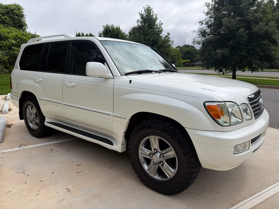 2007 Lexus LX 2nd Gen - Image 12 of 31