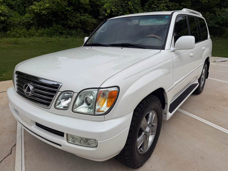 2007 Lexus LX 2nd Gen - Image 2 of 31