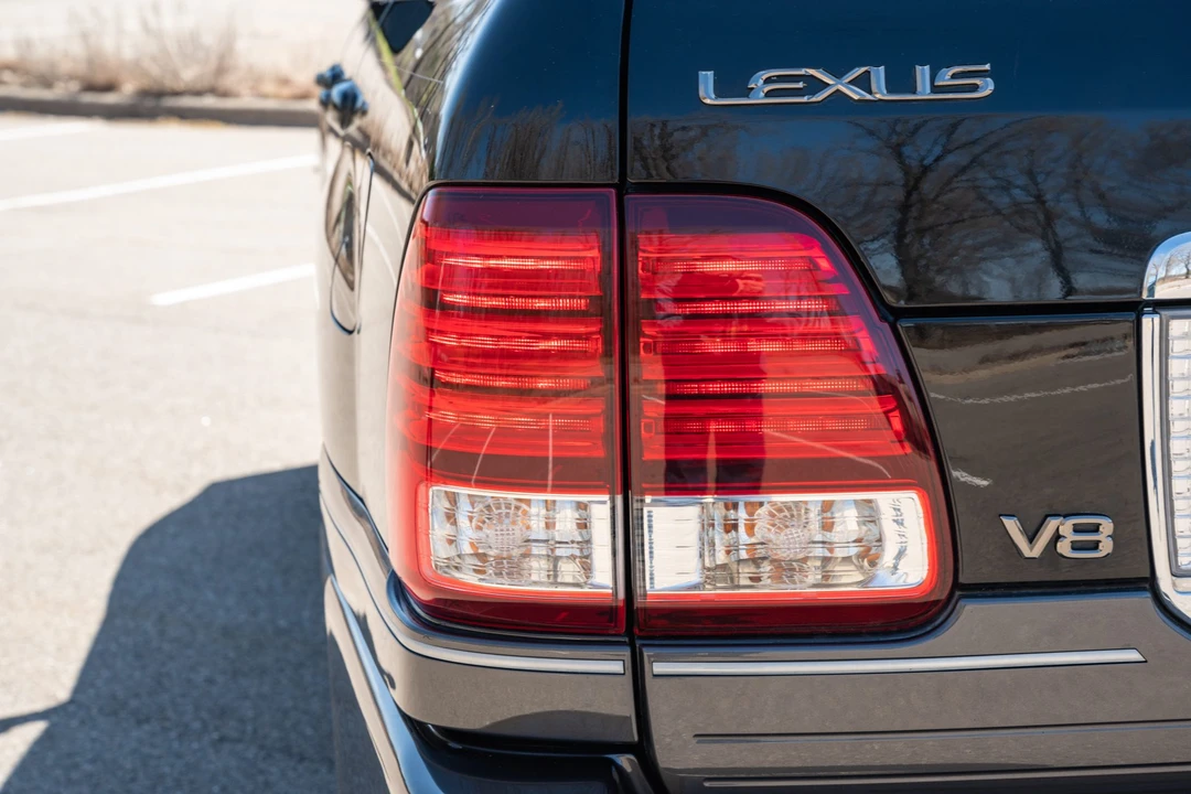 2007 Lexus LX 2nd Gen - Image 23 of 31
