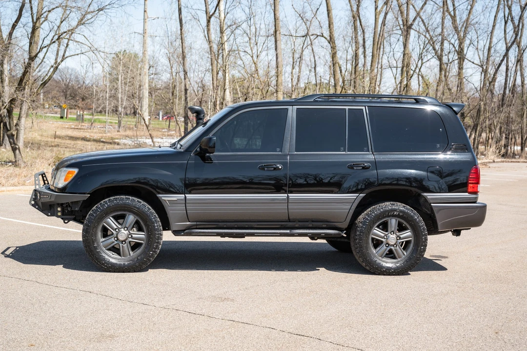 2007 Lexus LX 2nd Gen - Image 3 of 31