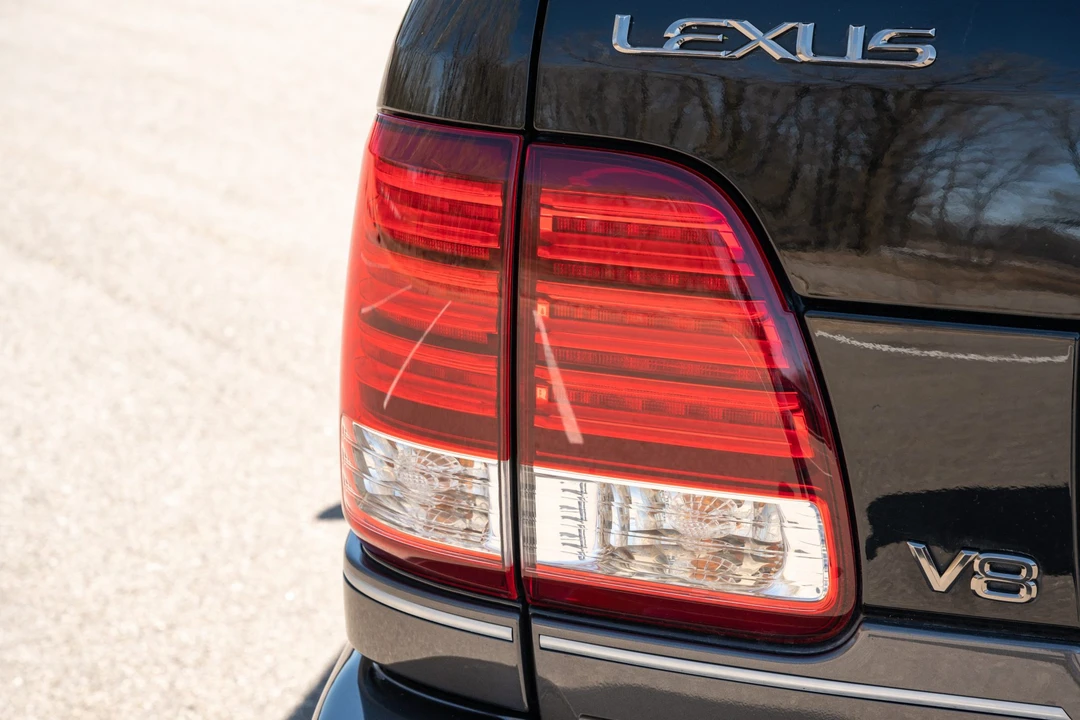 2007 Lexus LX 2nd Gen - Image 24 of 31
