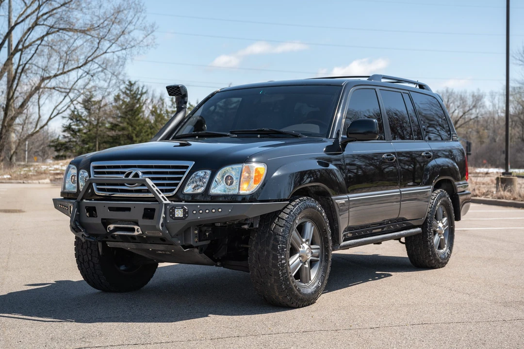 2007 Lexus LX 2nd Gen - Image 2 of 31