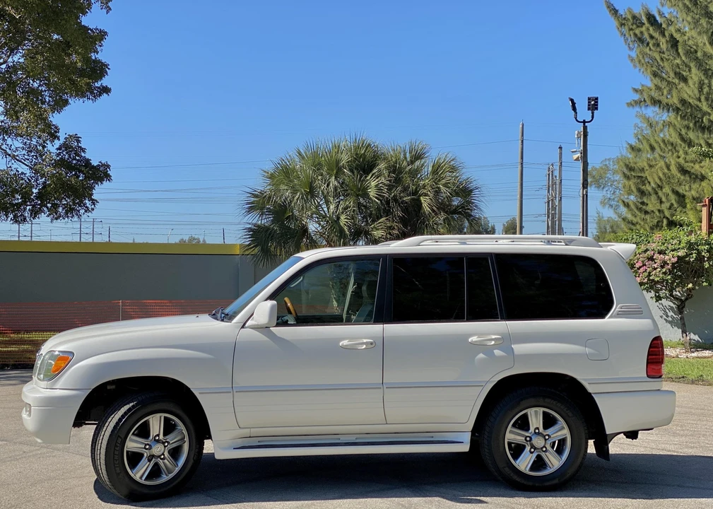 2007 Lexus LX 2nd Gen - Image 8 of 31