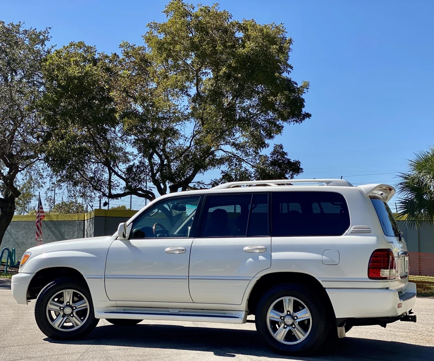 2007 Lexus LX 2nd Gen - Image 9 of 31