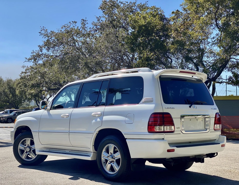 2007 Lexus LX 2nd Gen - Image 11 of 31