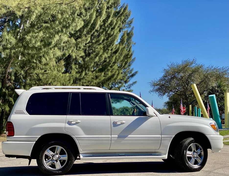 2007 Lexus LX 2nd Gen - Image 24 of 31