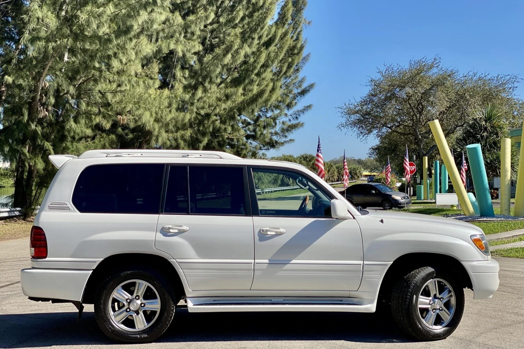 2007 Lexus LX 2nd Gen - Image 25 of 31