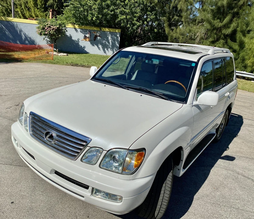 2007 Lexus LX 2nd Gen - Image 4 of 31