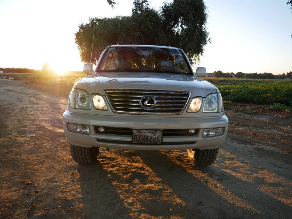 2007 Lexus LX 2nd Gen - Image 7 of 31